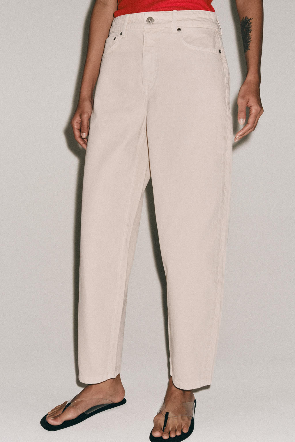 JEANS ZW COLLECTION TAPERED TIRO MEDIO / Blanco / Rosa - Zara фото 2