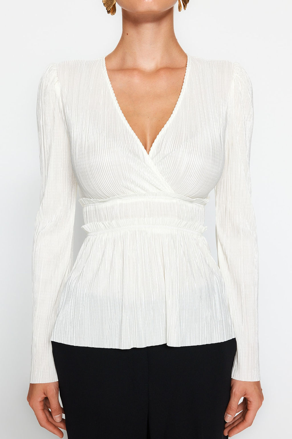 Ekru Pilise Detayl? Kruvaze Kapamal? F?rf?rl? V Yaka Orme Bluz TWOAW24BZ00278 - Trendyolmilla фото 3