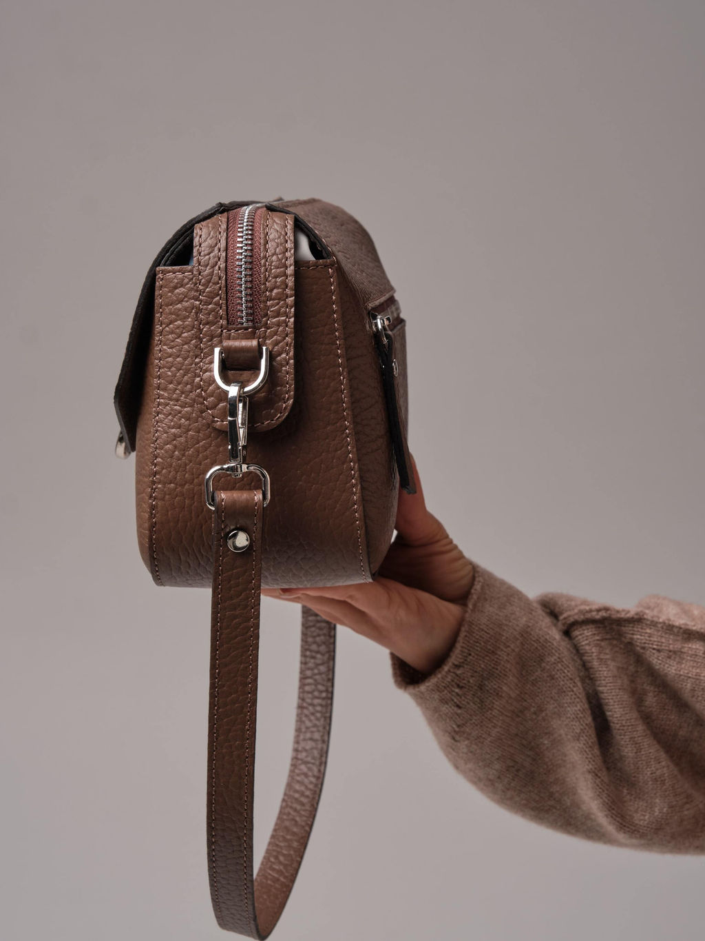 Женская сумка кросс-боди Azaro 3684 коричневый какао соло