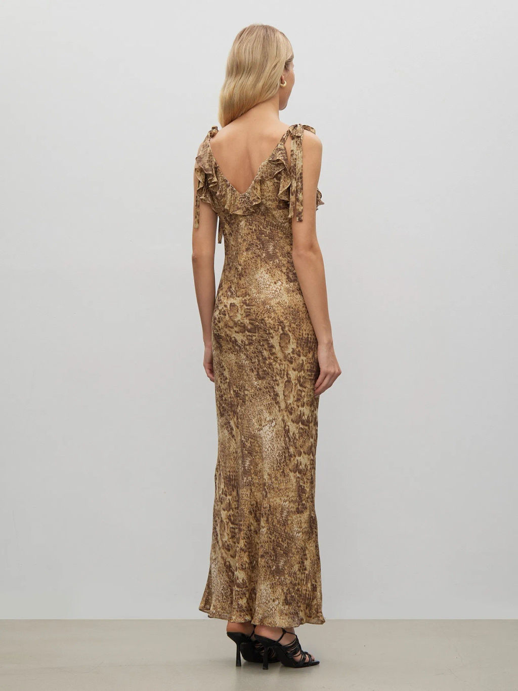 Платье Emka приталенное мультиколор из вискозы фото 4