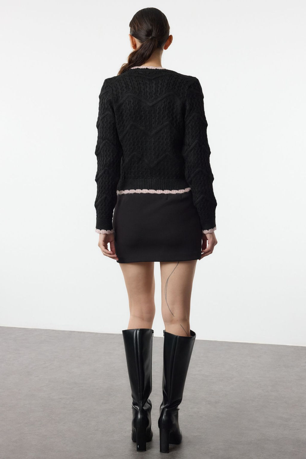 TRENDYOLMILLA Ekru Kurdele/Fiyonk Detayl? Boncuk Islemeli Triko H?rka TWOAW25HI00247  фото 5