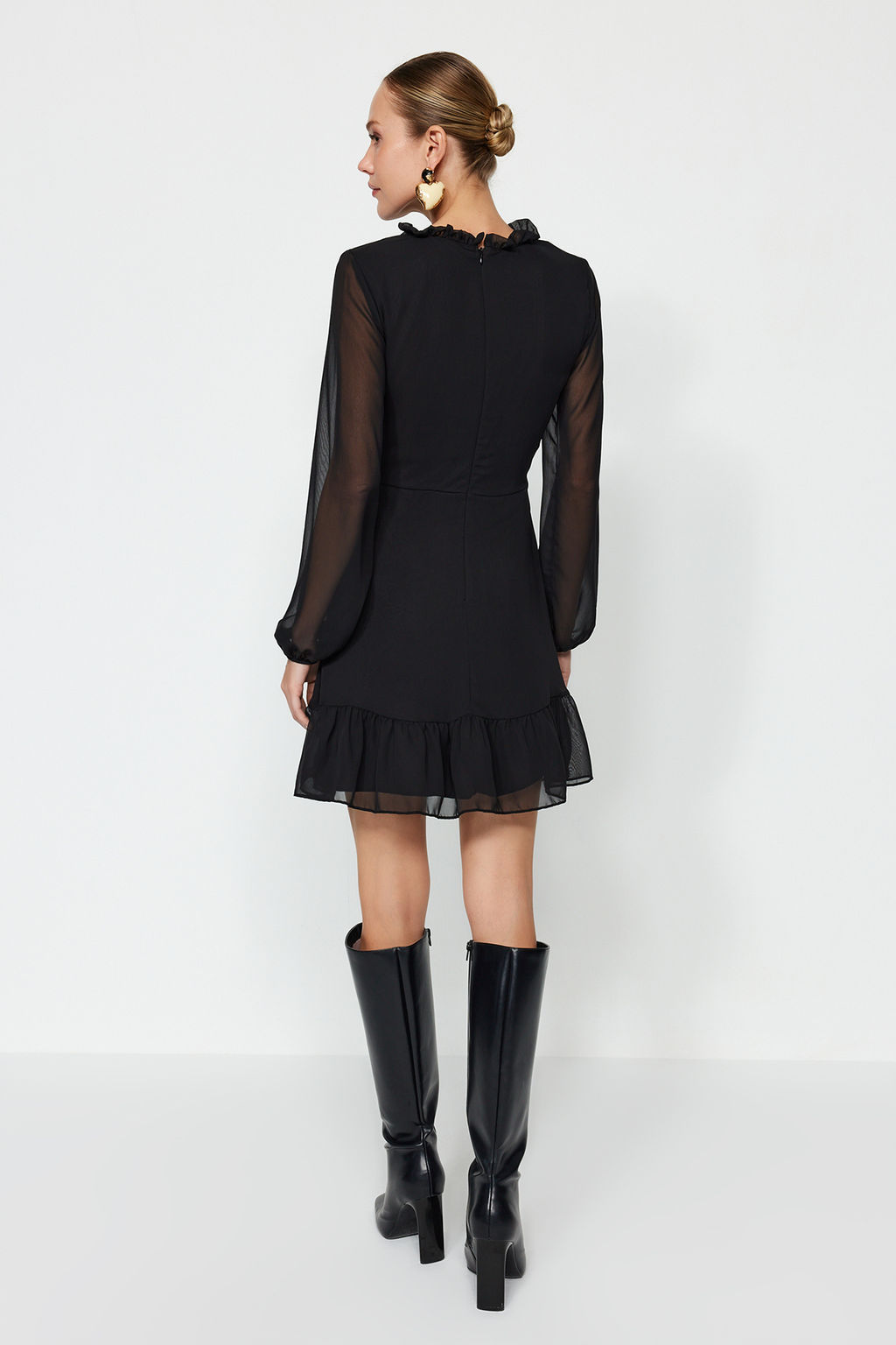 TRENDYOLMILLA Siyah A Kesim F?rf?r Detayl? Dik Yaka Mini Astarl? Sifon Dokuma K?sl?k Elbise TWOAW24EL00722  фото 18