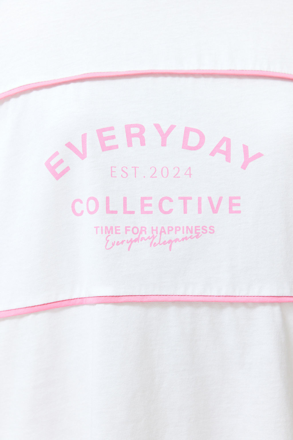 Beyaz %100 Kal?n Pamuklu Renk Bloklu Sloganl? Oversize/Genis Kal?p Orme T-Shirt TWOSS24TS00132