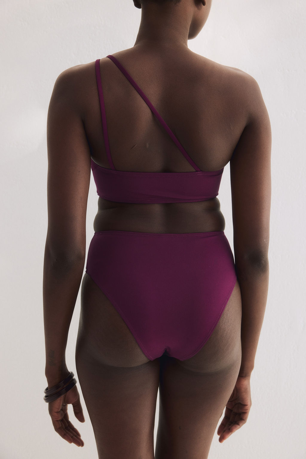 Top de bikini acolchado de un hombro - H&m фото 5