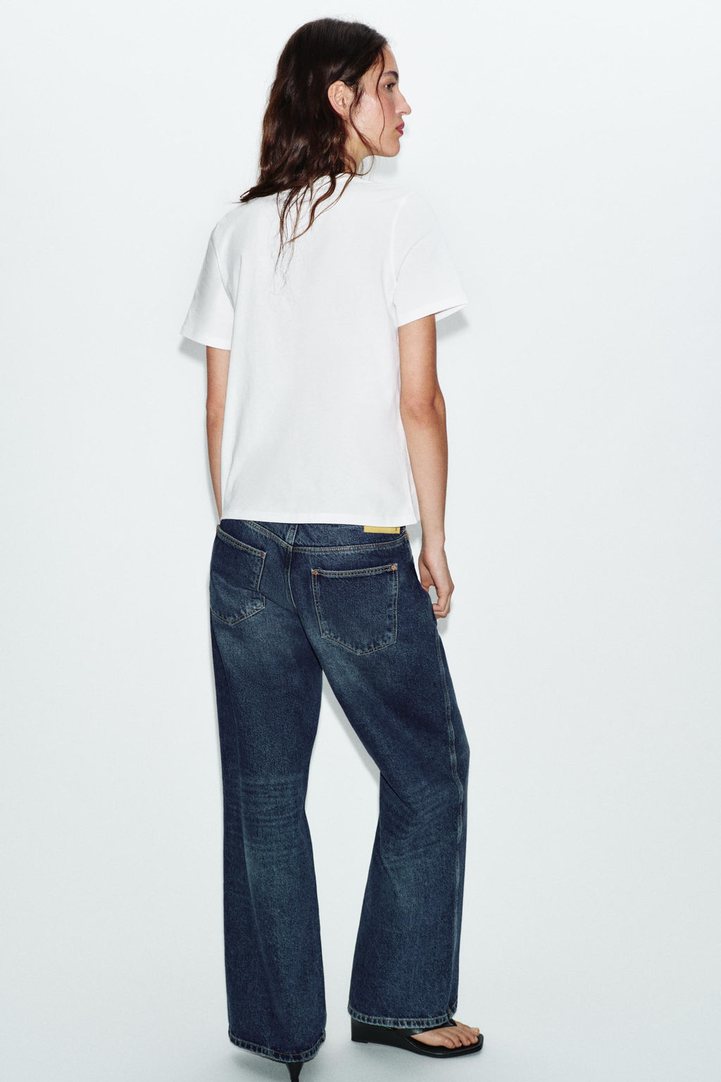 CAMISETA FLOR RELIEVE / Blanco - Zara фото 3