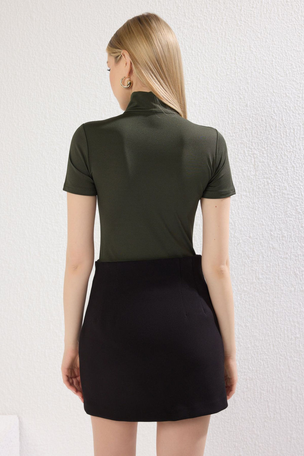TRENDYOLMILLA Haki Fermuarl? Dik Yaka K?sa Kollu Esnek Alttan C?tc?tl? Orme Body TWOAW21BD0009  фото 4