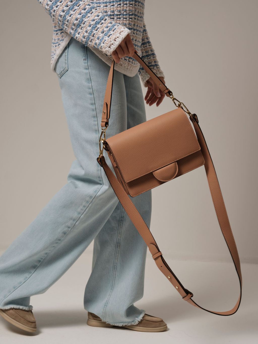 Сумка кожаная Deboro 30574 бежевая нуга