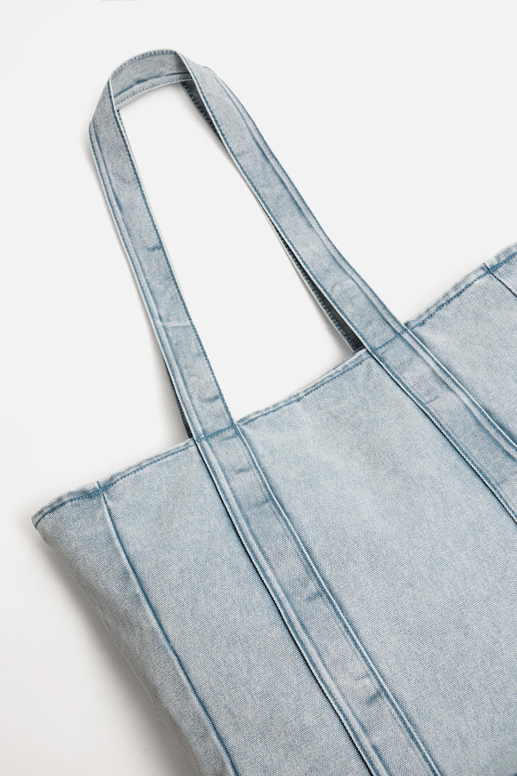 WASHED-EFFECT DENIM TOTE BAG - Zara фото 5