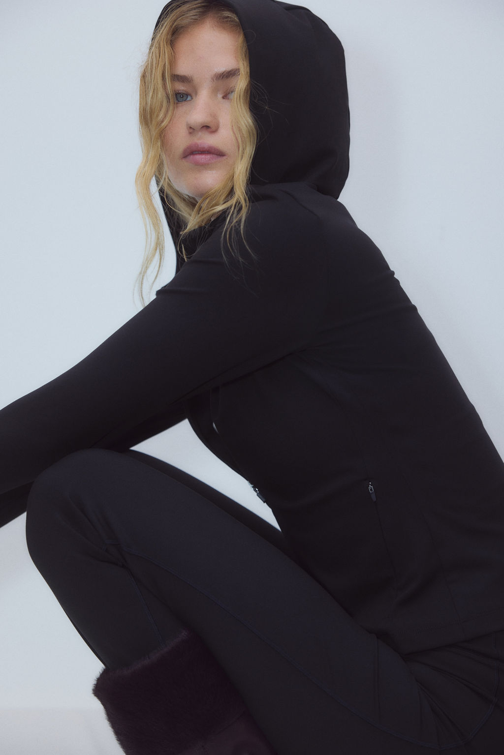 Chaqueta de deporte SoftMove con capucha - H&m фото 9