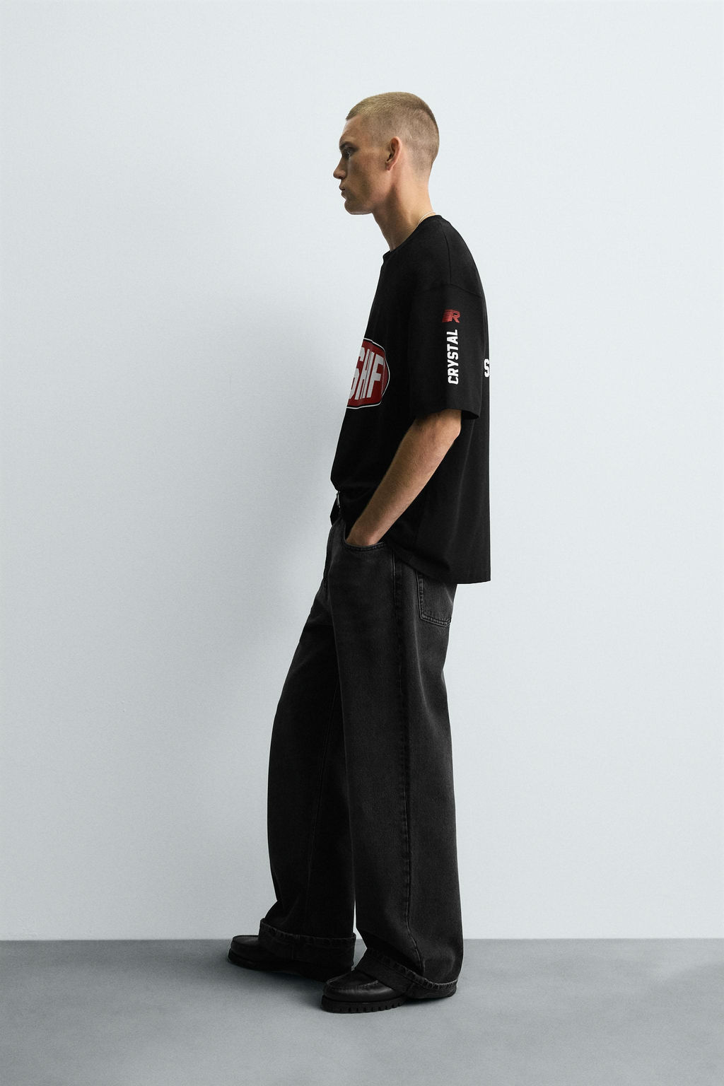 T-SHIRT WITH CONTRAST GRAPHICS - Zara фото 4