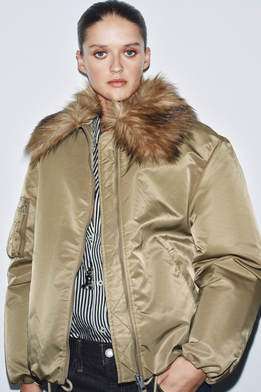 FAUX FUR COLLAR BOMBER JACKET ZW COLLECTION - Zara фото 2