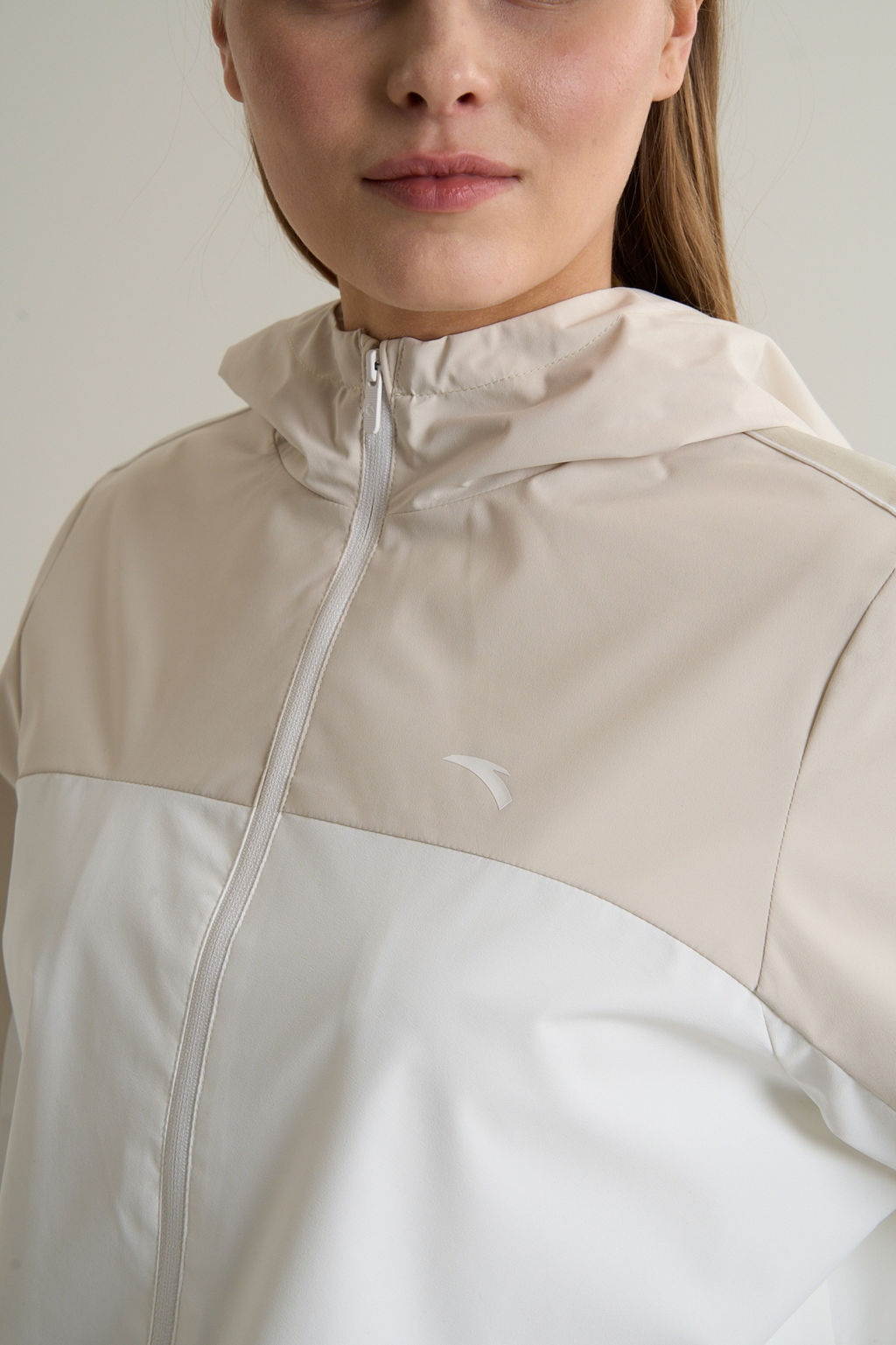 Ветровка Белый/Серый TRN ESSENTIAL Woven Track Top - Anta фото 9