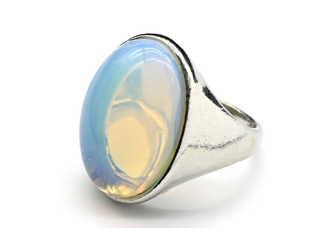 Крупный перстень с лунным камнем овал 21*28мм