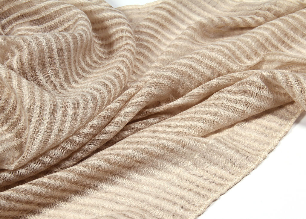 Большой, красивый двусторонний палантин с необычной выработкой по всему полотну изделия - Tantino фото 4