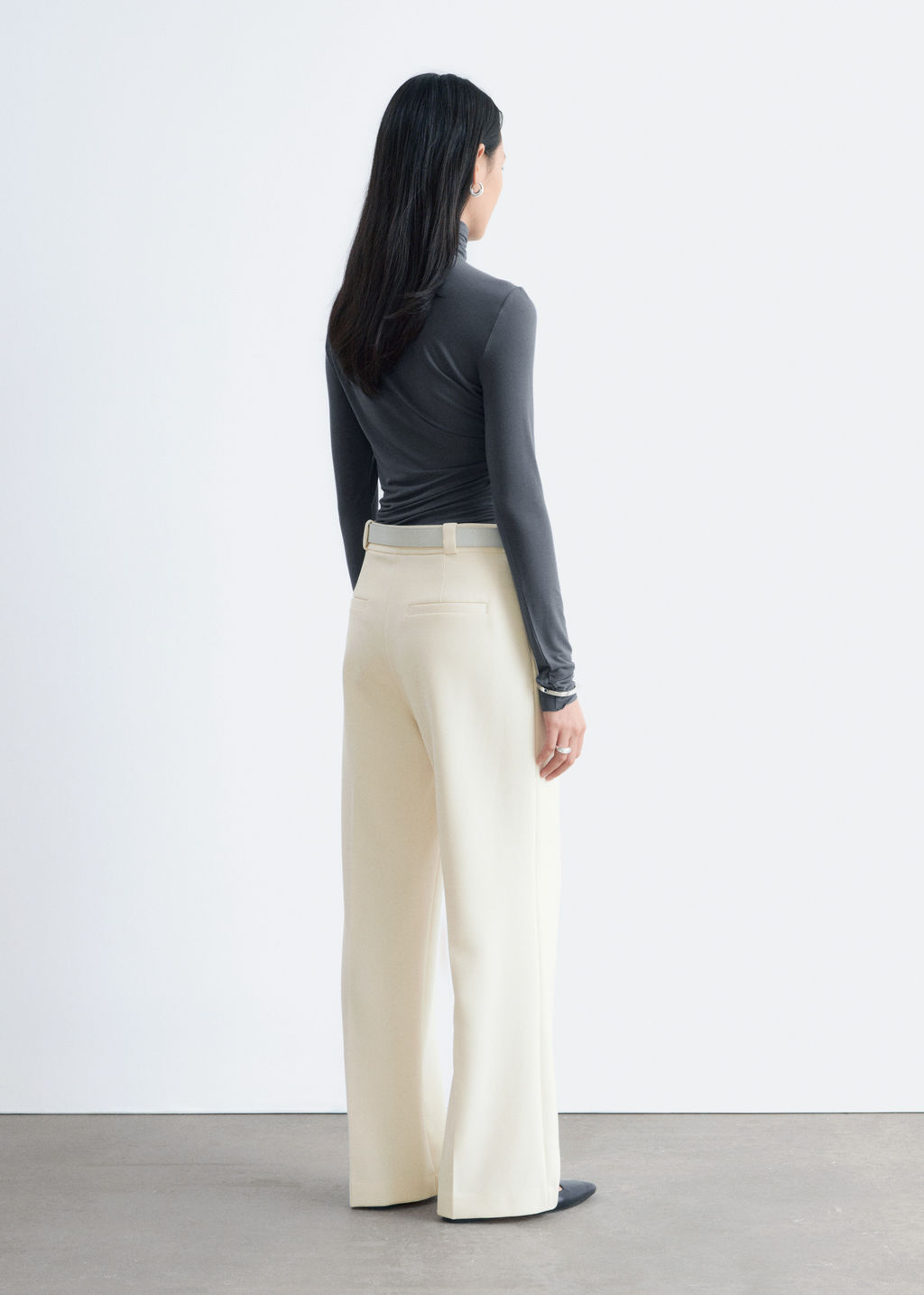 Pantalones rectos con pliegues marcados - H&m фото 10