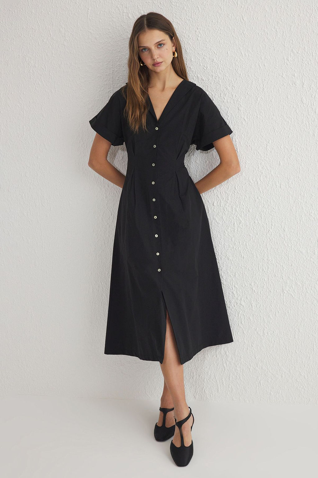 TRENDYOLMILLA Siyah Belden Ac?lan Midi Dokuma Gomlek Elbise TWOSS24EL00052