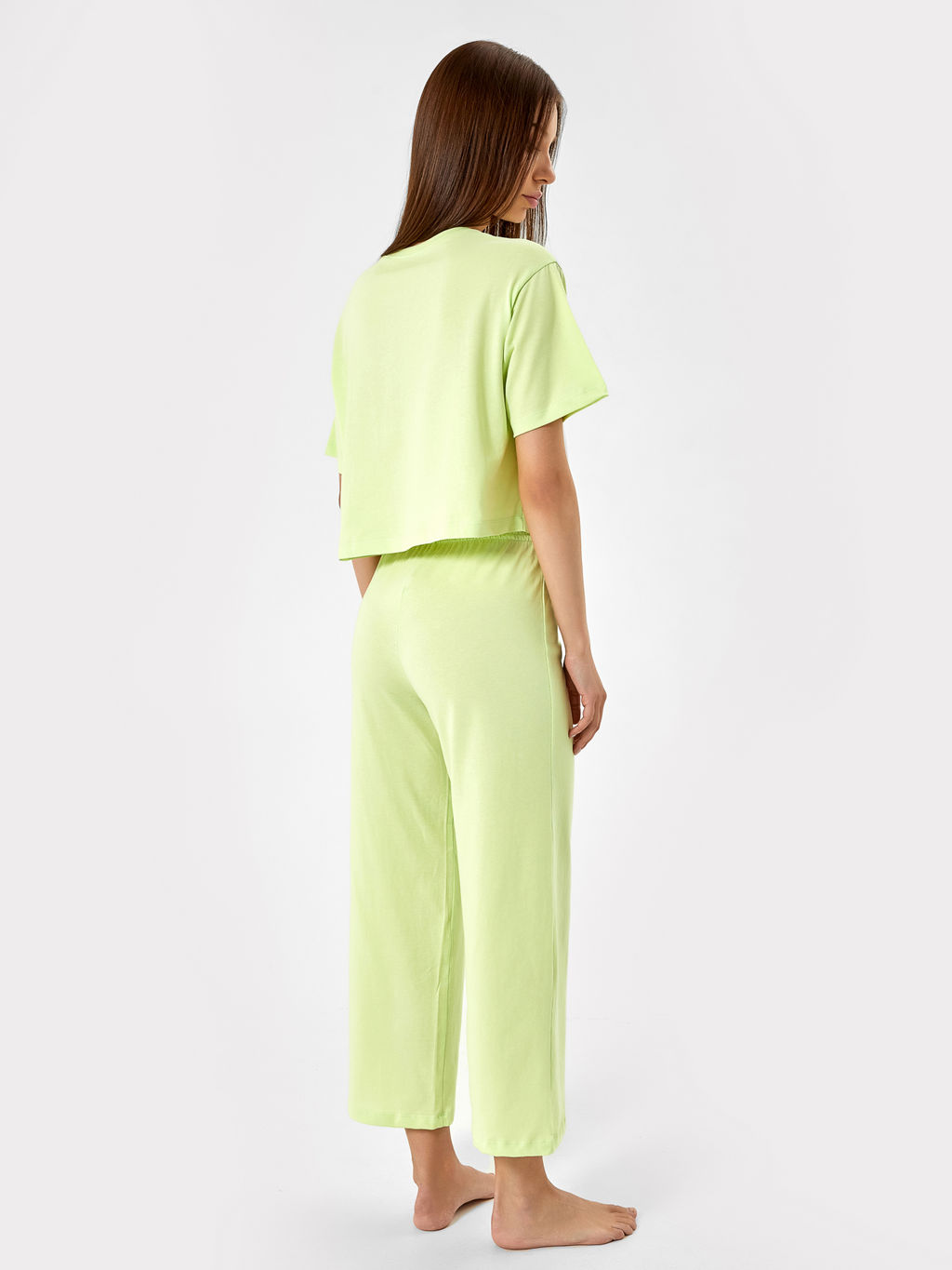 Комплект женский (футболка, бриджи) светло-салатового оттенка с милым принтом - Mark formelle фото 3