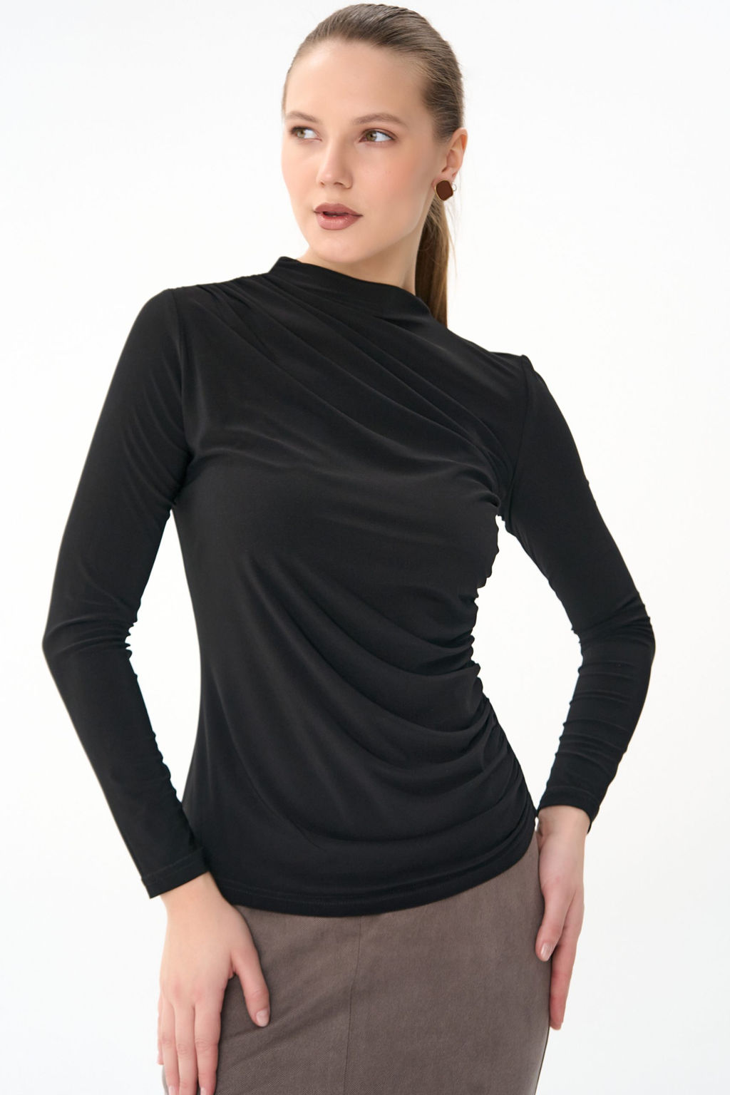 Лонгслив Нора (чёрный-2)