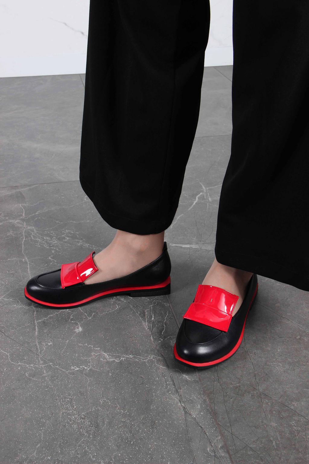 Лоферы туфли 118.Viсtoriabl.Черный-красный