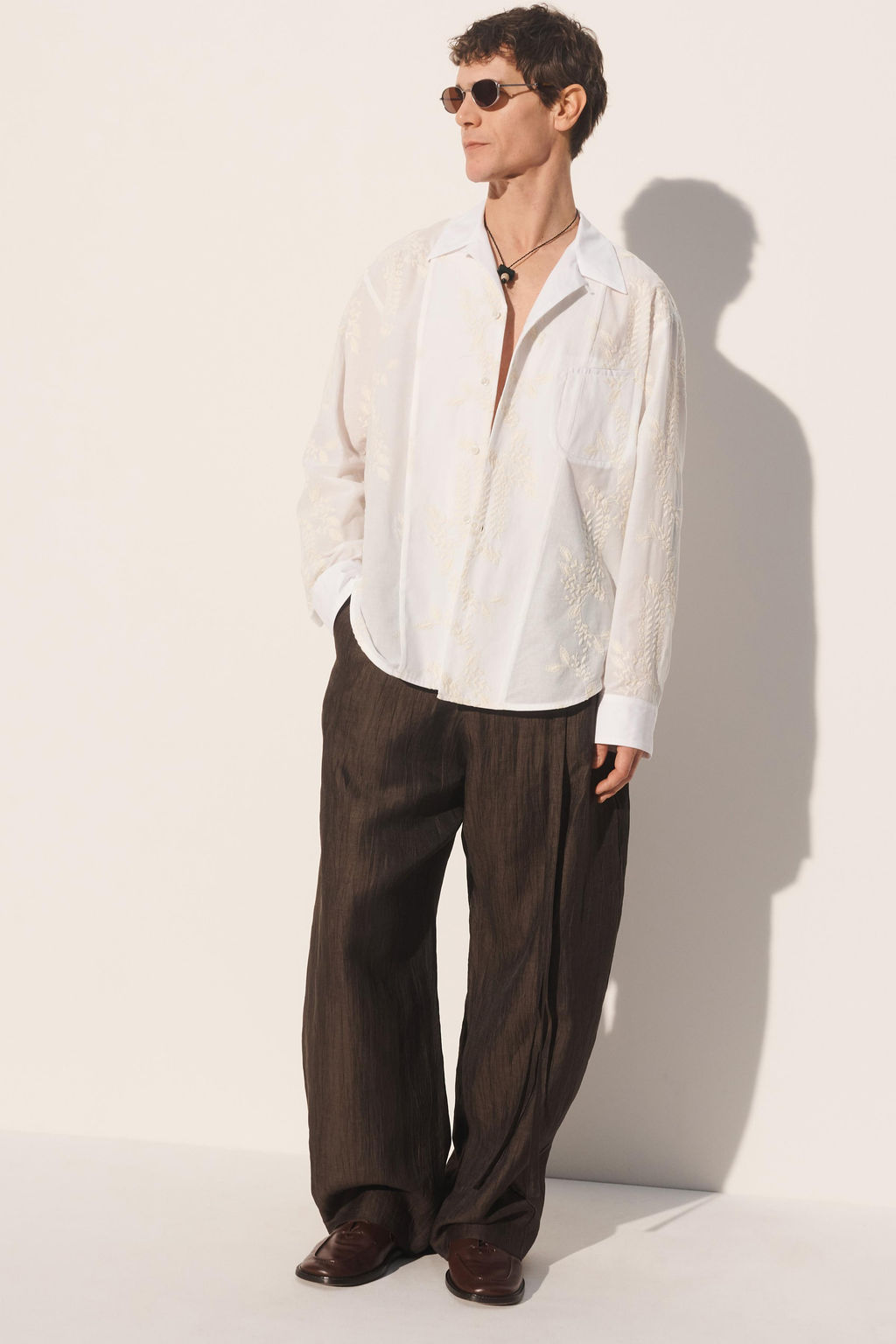 CAMISA RELAXED FIT BORDADOS / Crudo