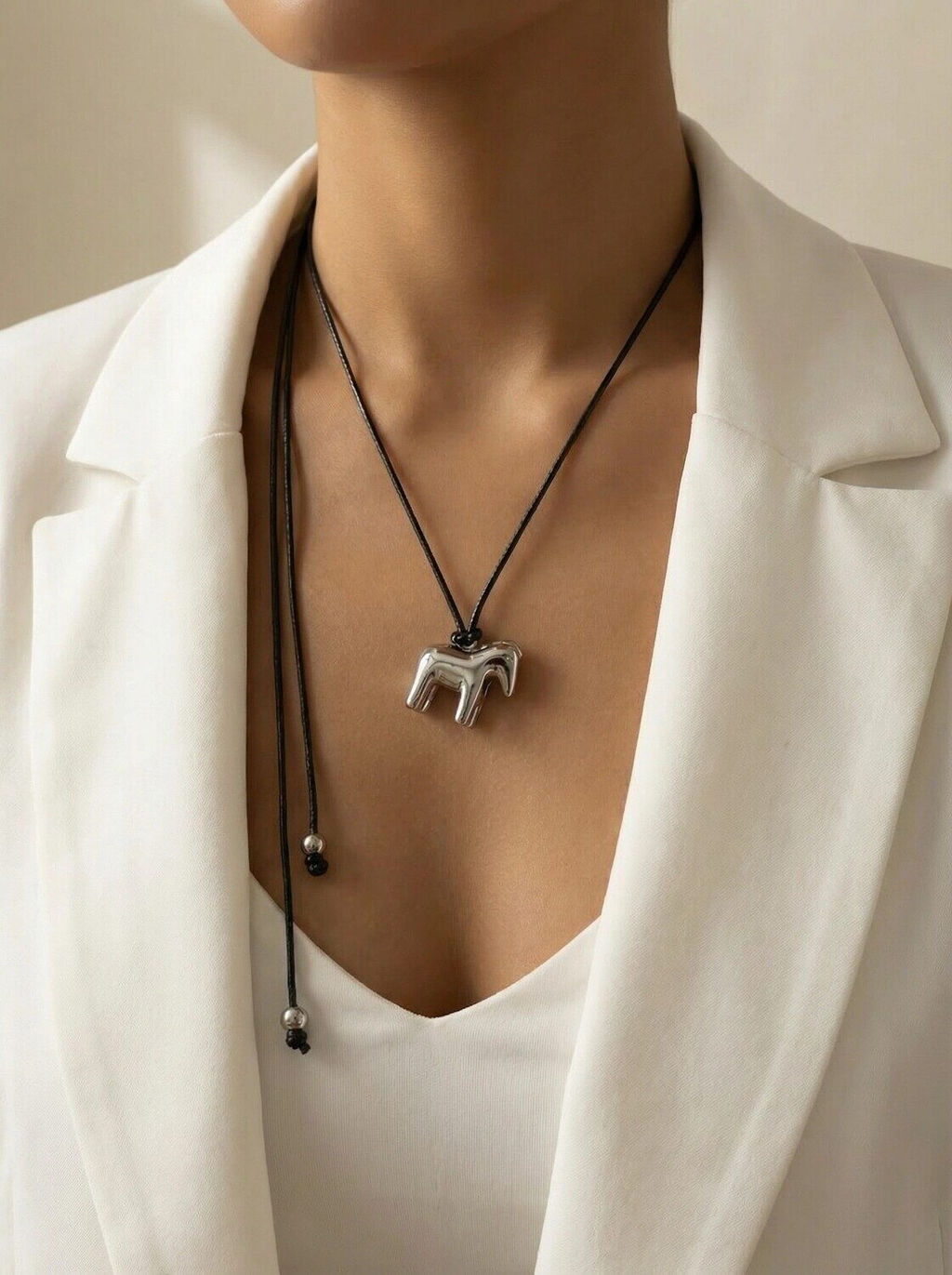 Подвеска на шнурке