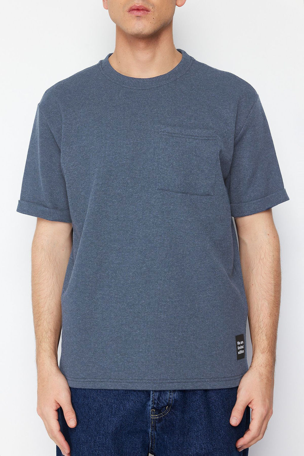 TRENDYOL MAN Siyah Oversize/Genis Kesim K?sa Kol Cepli Etiket Detayl? T-Shirt TMNSS23TS00077 - Trendyolmilla фото 55
