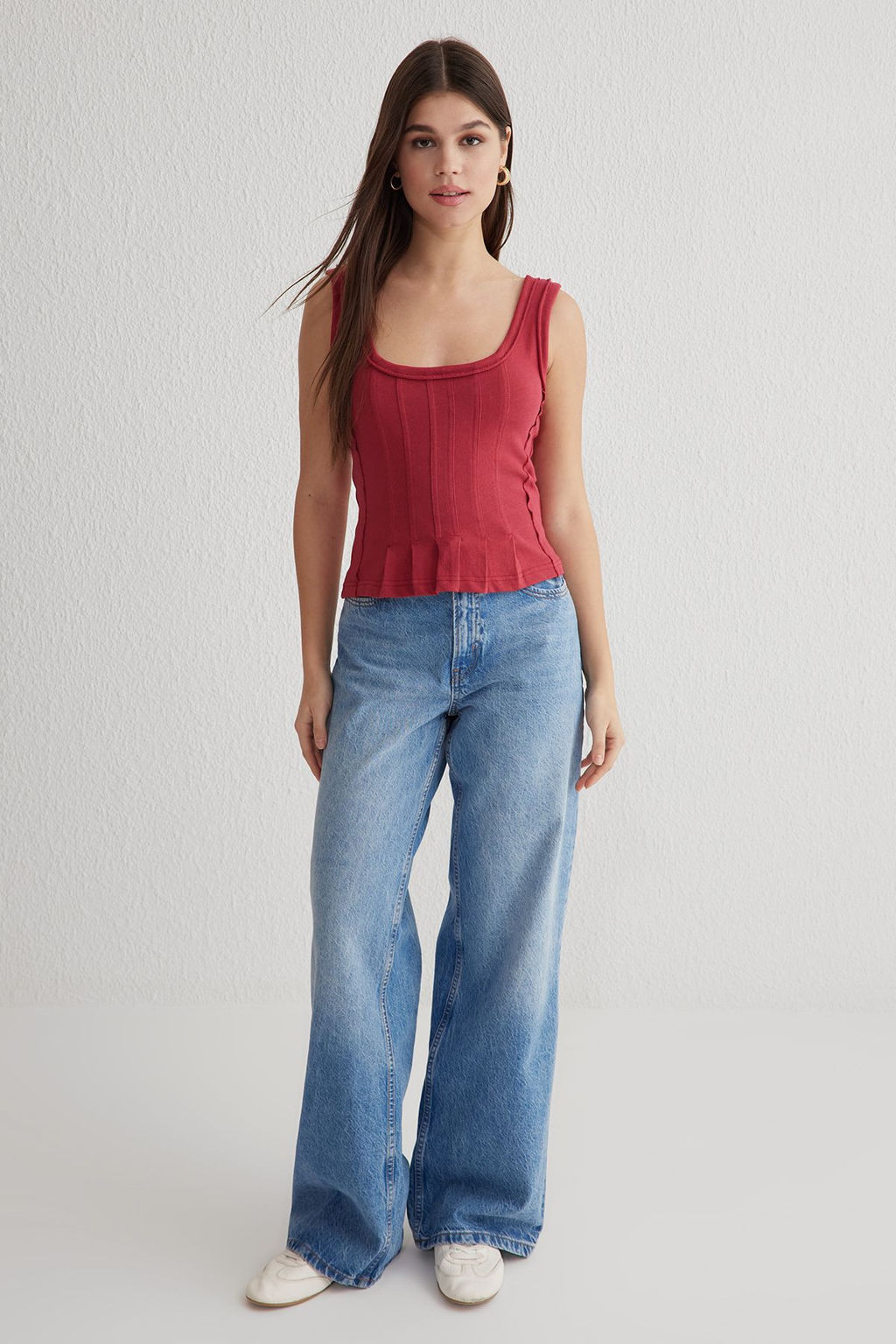 Trendyolmilla Antrasit Pili Detayl? Havuz Yaka Fitted/Vucuda Oturan Orme Bluz TWOSS25BZ00025
