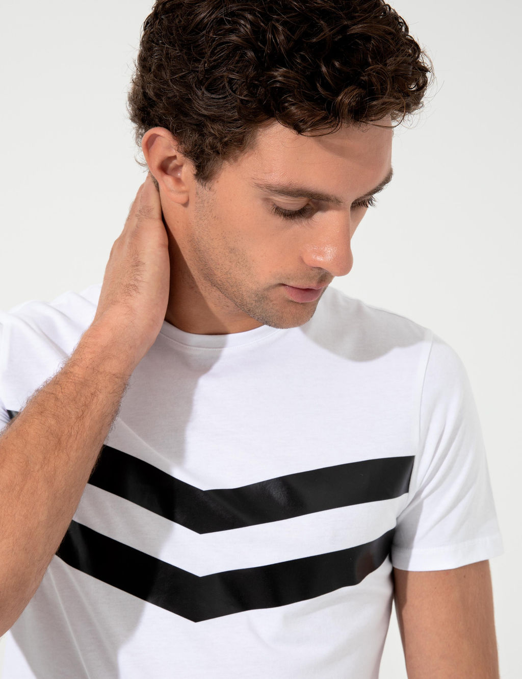 Белая облегающая футболка