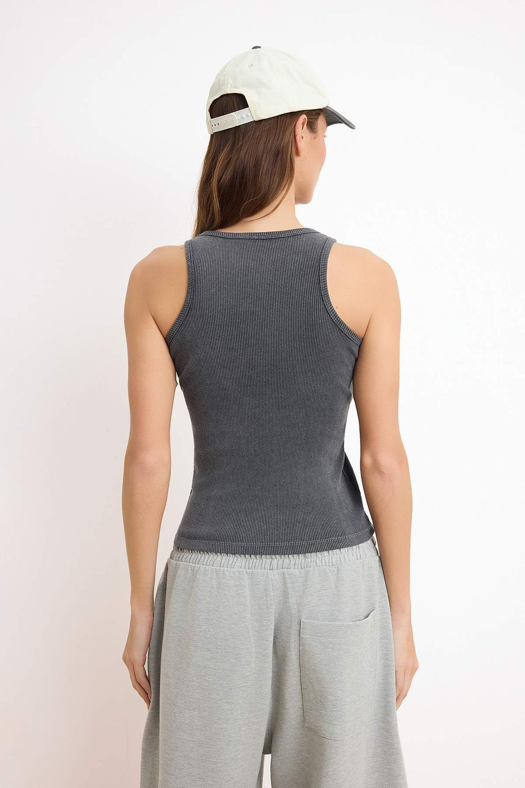 Antrasit Fitted/Vucuda Oturan Havuz Yaka Kolsuz Fitilli Esnek Orme Atlet TWOSS26AL00050 - Trendyolmilla фото 4