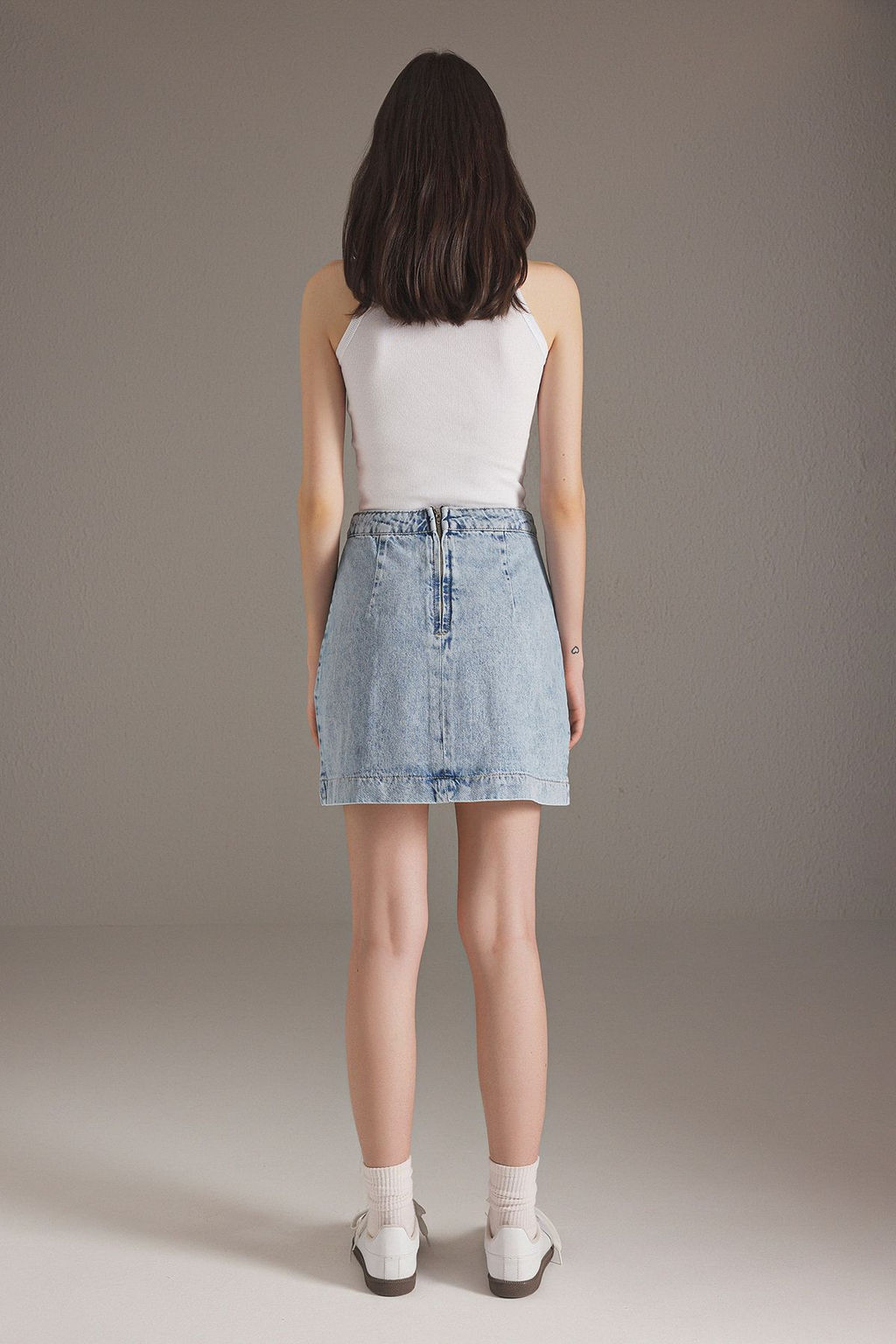 TRENDYOLMILLA Mavi Kusgozu Baglama Detayl? Normal Bel Mini Denim Etek TWOSS25ET00130  фото 4