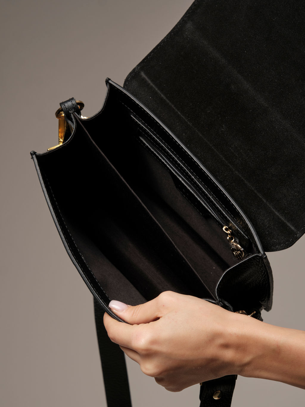 Сумка замшевая через плечо Deboro 30574 черный