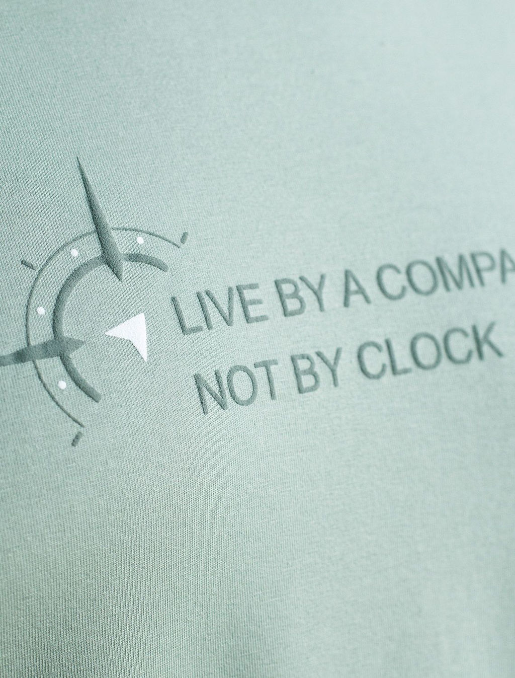 Футболка базовая полуприлегающая из премиального хлопка с принтом - Vilatte фото 2