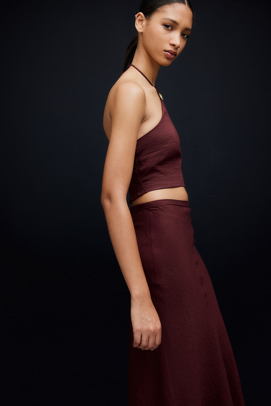 Top cropped con escote halter - H&m фото 3