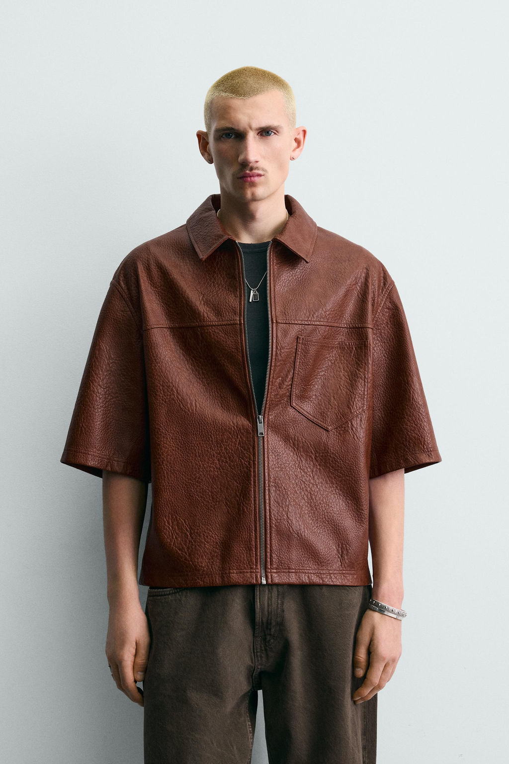 SOBRECAMISA RELAXED FIT EFECTO PIEL / Rojizo - Zara фото 2