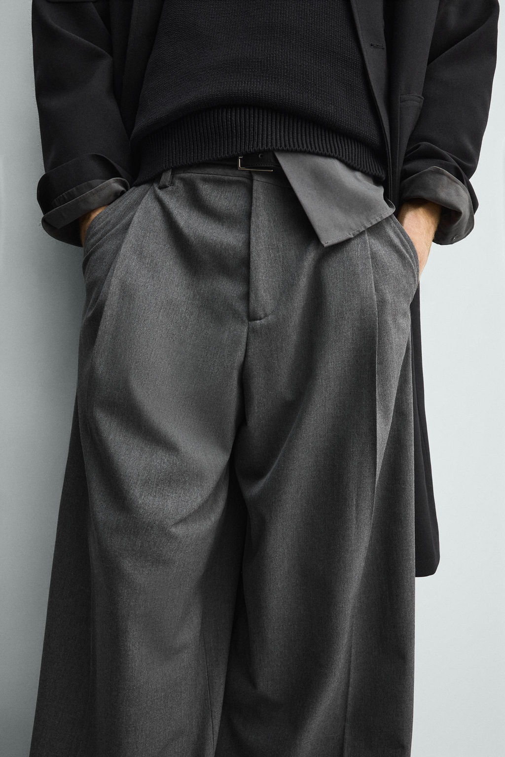 PANTAL?N WIDE FIT PLIEGUES / Gris