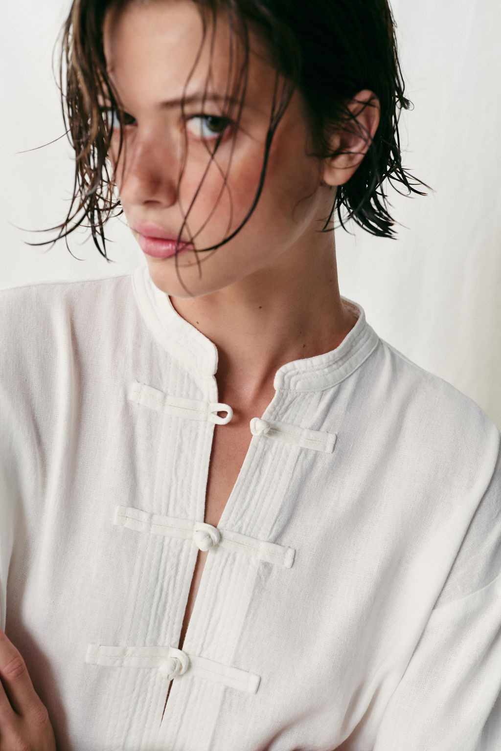 CAMISA OVERSIZE ALAMARES CON LINO / Blanco - Zara фото 6