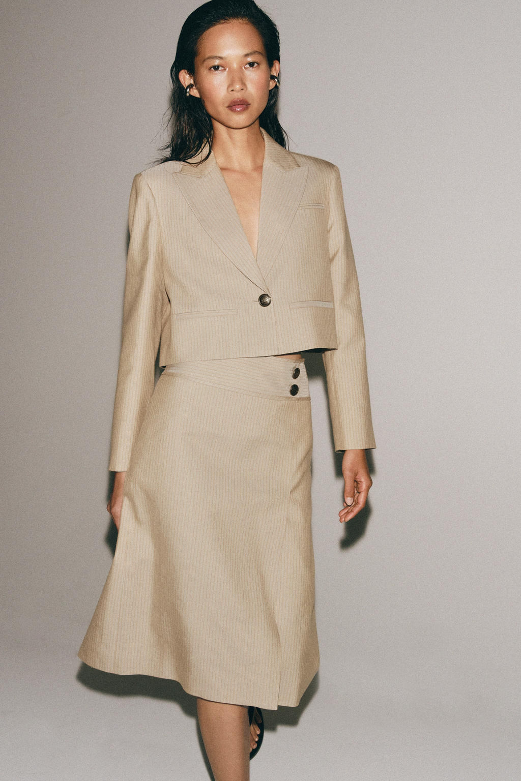 BLAZER CROPPED RAYAS ZW COLLECTION / Beige - Zara фото 3