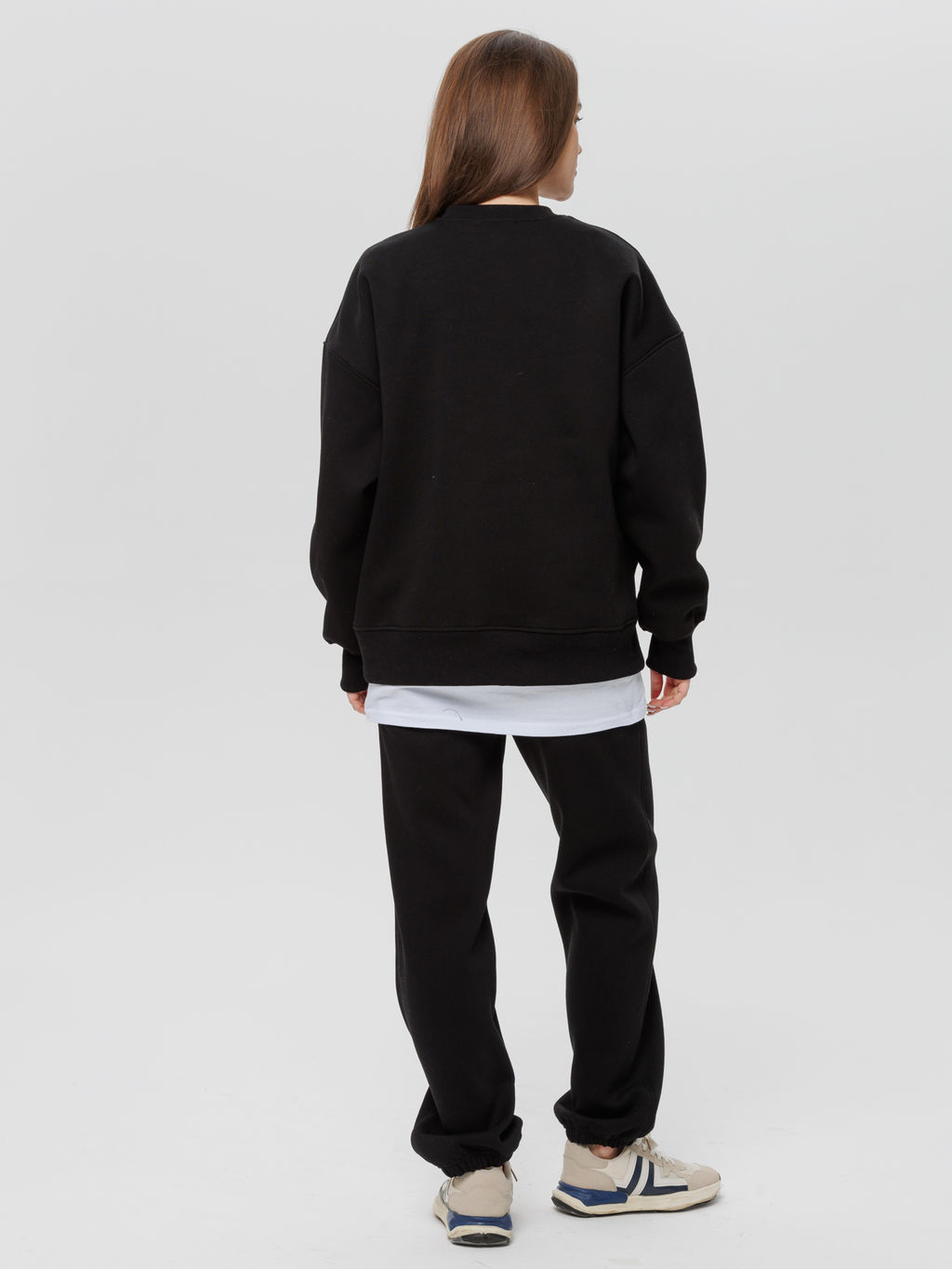 Женский свитшот оверсайз из футера с начесом Lingeamo черный ВК-23 (14) фото 9