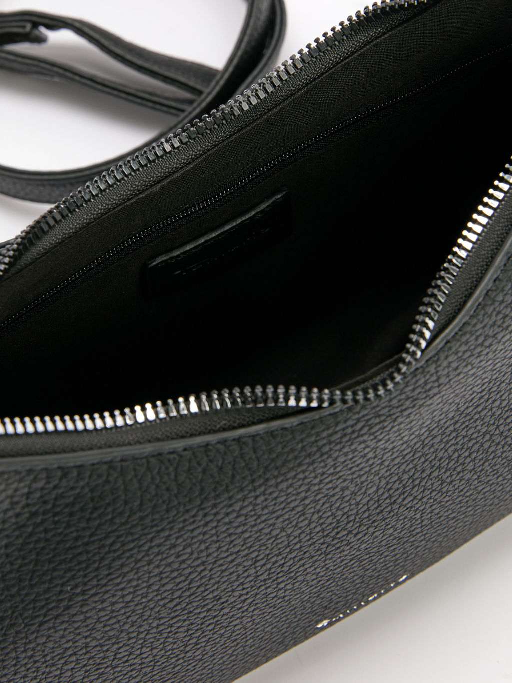 Женская сумка на плечо TAMARIS Carmen Артикул 4476216, черный  фото 6