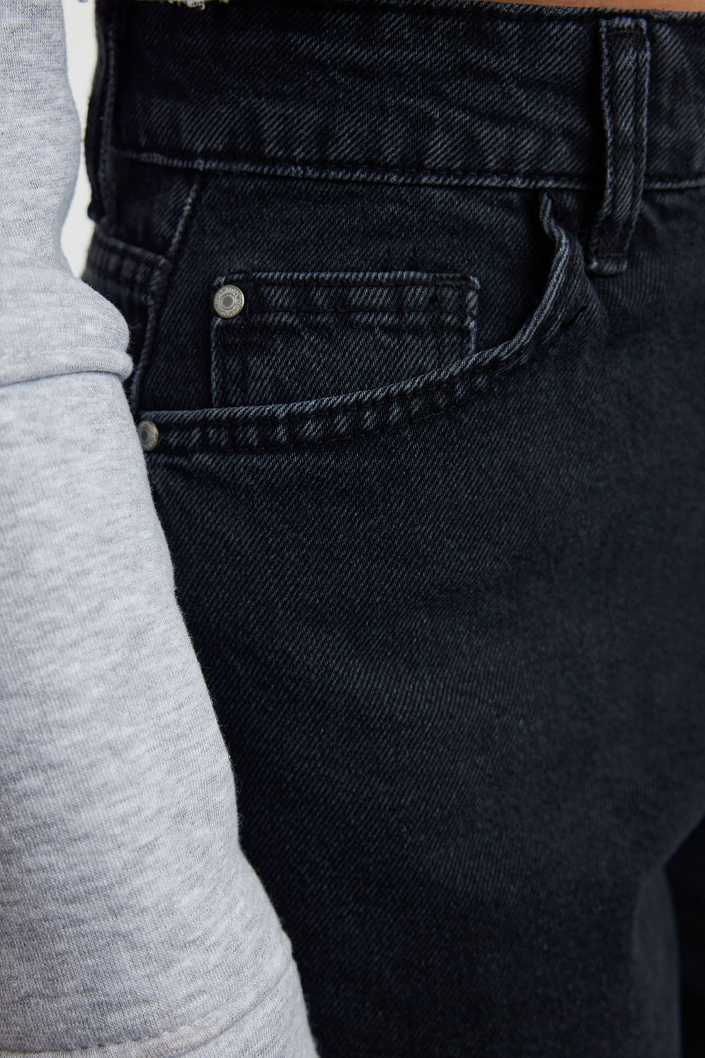 Siyah Yuksek Bel Mom Jeans TWOAW25JE00072 - Trendyolmilla фото 5