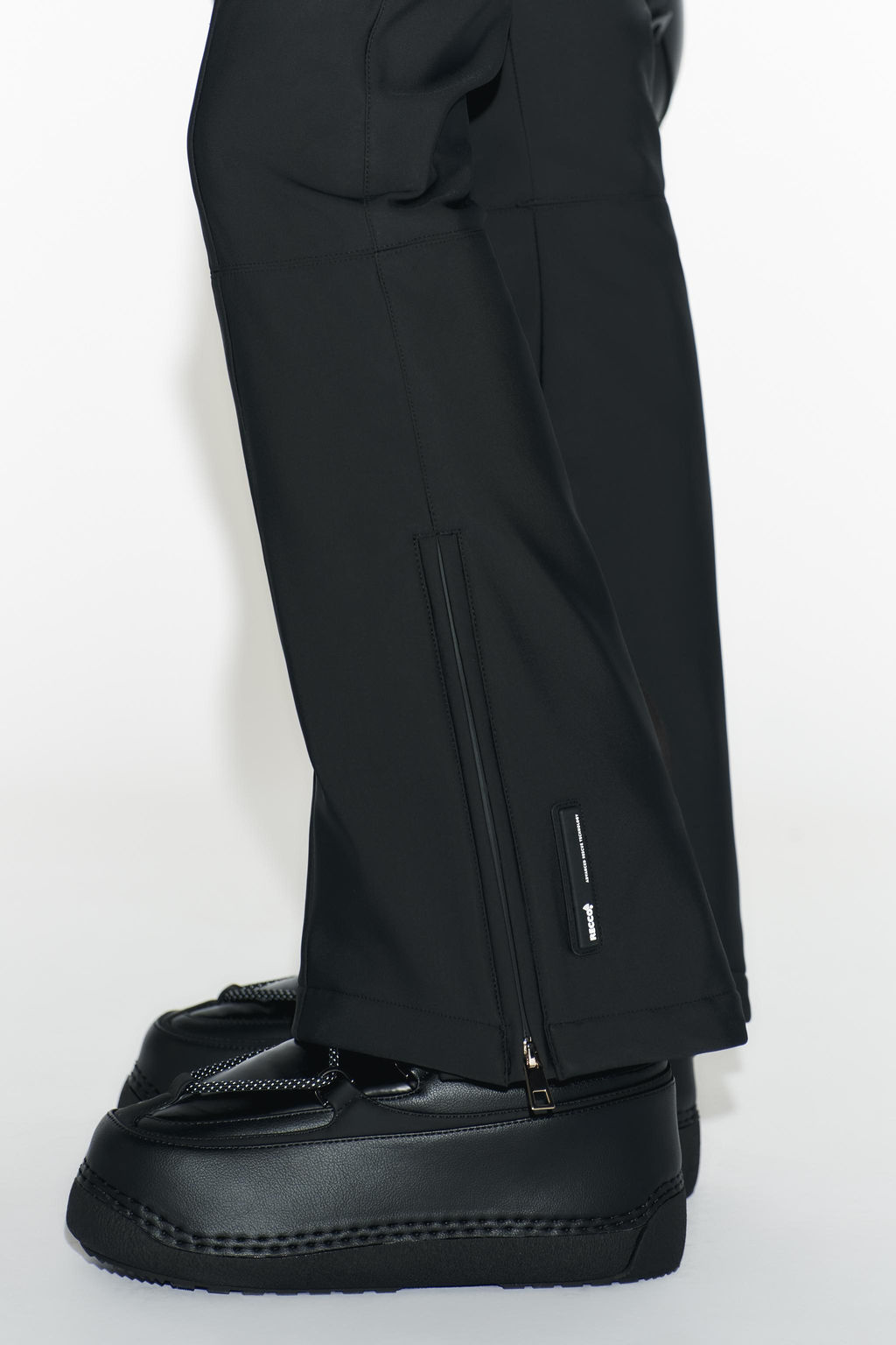 WATER-RESISTANT WINDPROOF RECCO® TECHNOLOGY SKI COLLECTION DUNGAREES