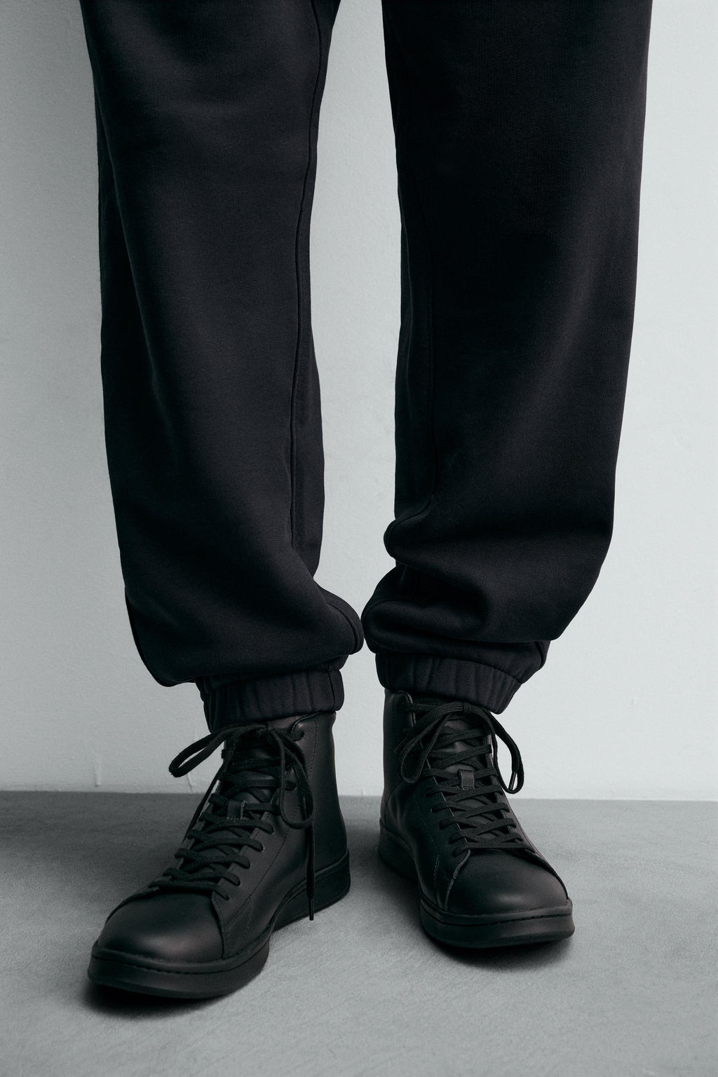 LEATHER HIGH-TOP TRAINERS