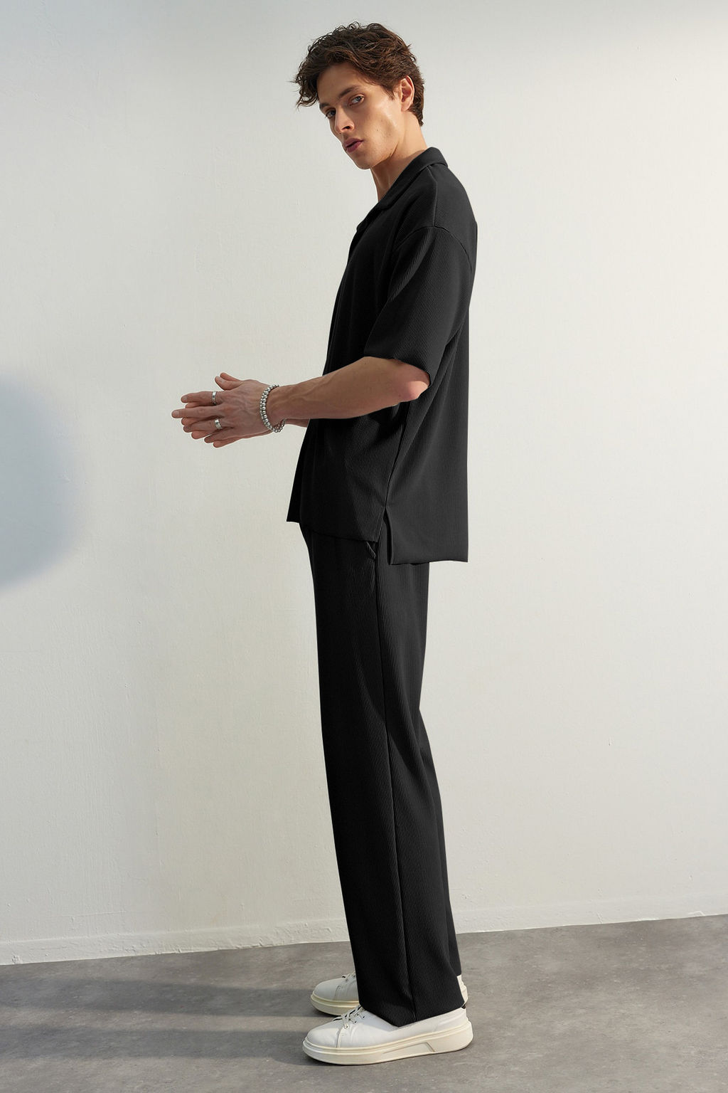 Siyah Straight Fit Dokulu Gizli Kordonlu Tek Parca Esofman Alt? TMNSS23EA00013