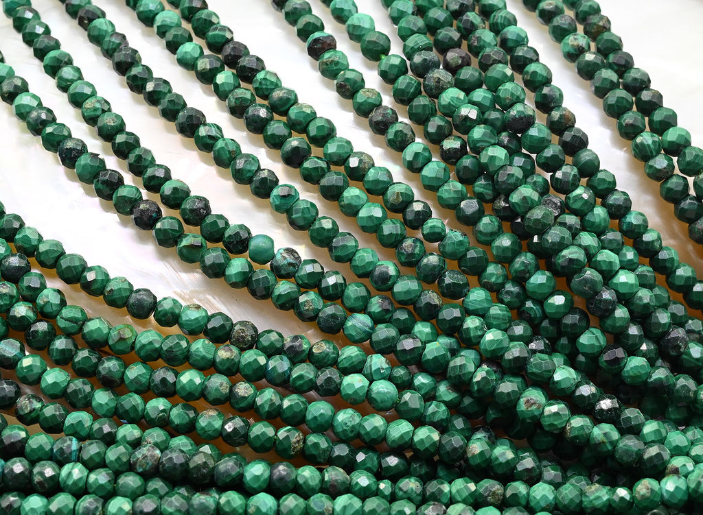 Бусины из малахита шарик граненый 3мм, 38см, 145 бусин Радуга камня