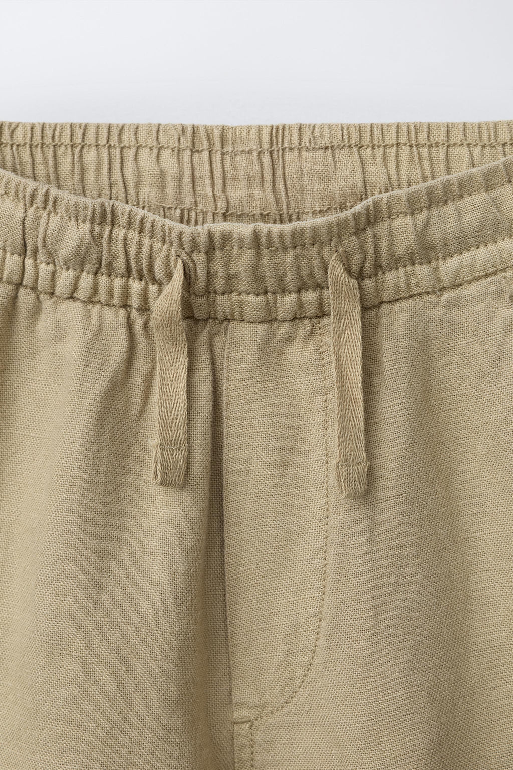 BERMUDA FLUIDA CON LINO / Khaki