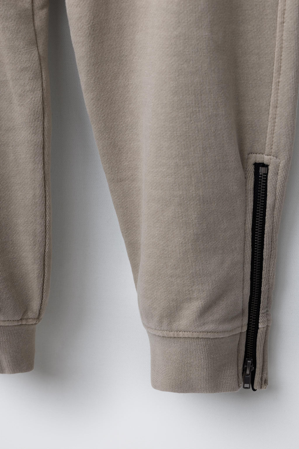 JOGGER TROUSERS WITH ZIPS - Zara фото 4