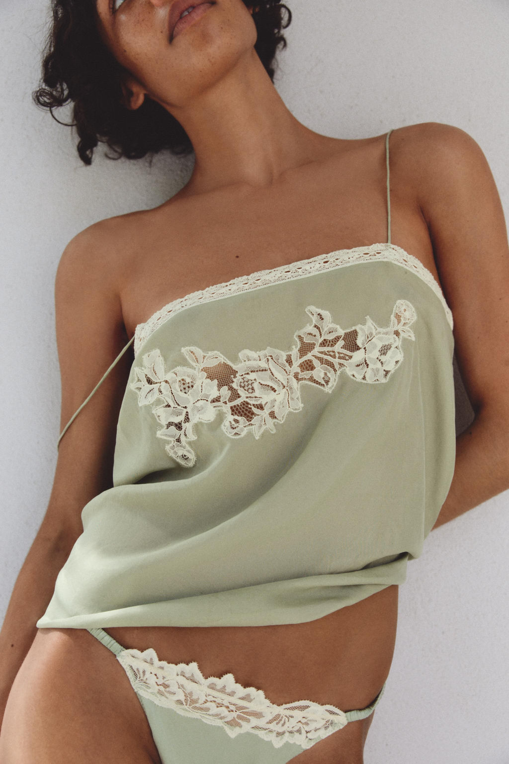TOP SEDA 100% BORDADO FLORAL / Verde agua - Zara фото 2