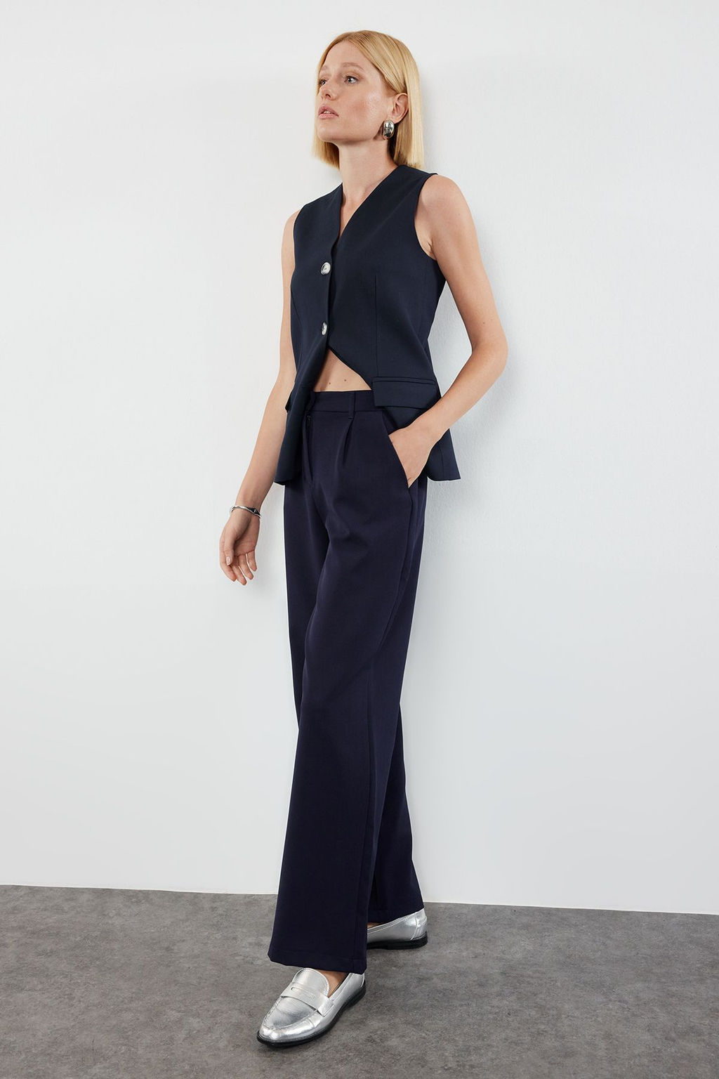 Koyu Lacivert Yuksek Bel Wide Leg/Genis Paca Pilili Dokuma Kumas Pantolon TWOAW21PL0076