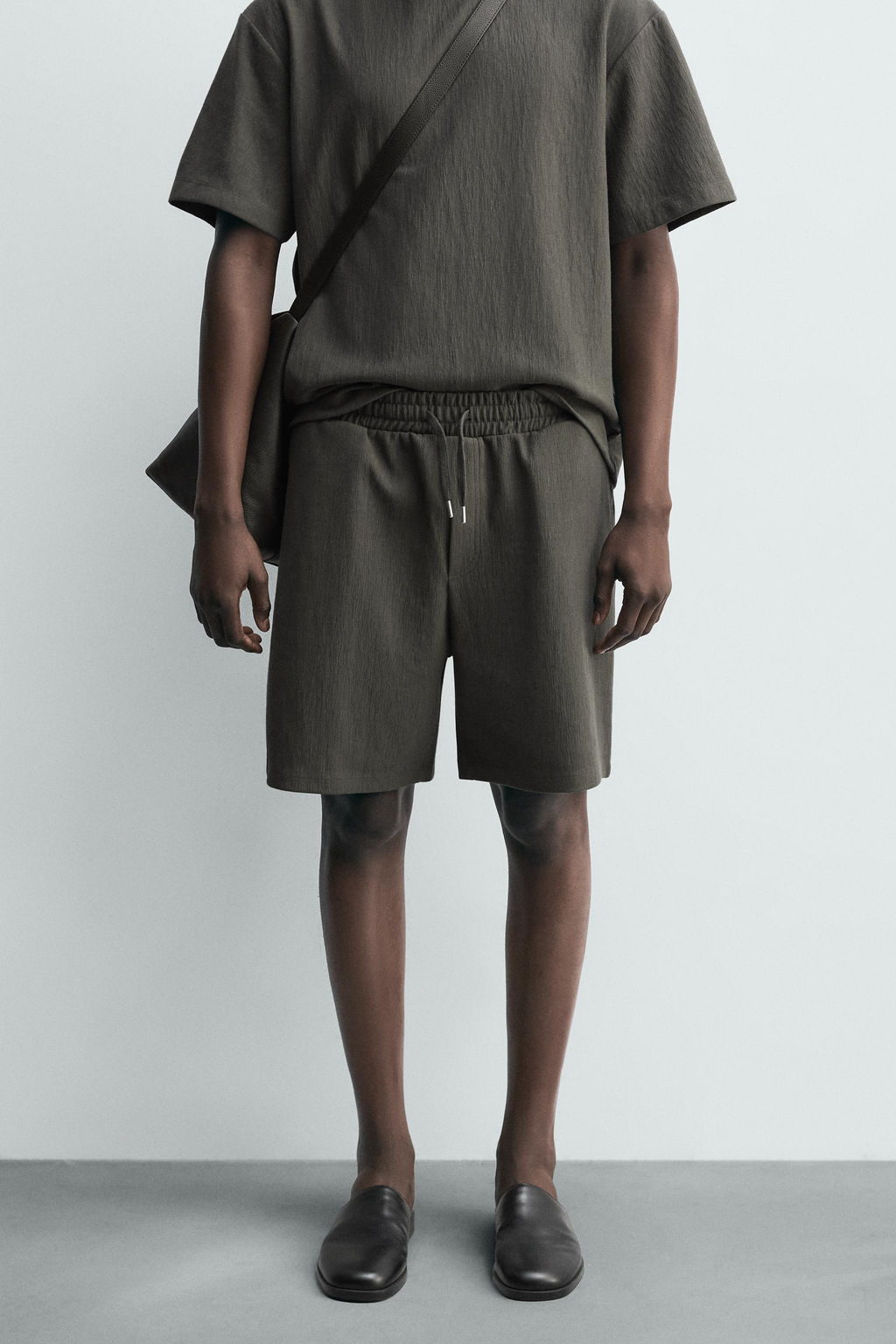 BERMUDA JOGGER ESTRUCTURA / Verdoso - Zara фото 2
