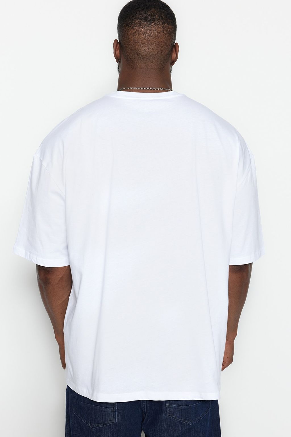 Buyuk Beden Beyaz Oversize Rahat Basic %100 Pamuklu T-Shirt TMNSS23TS00139